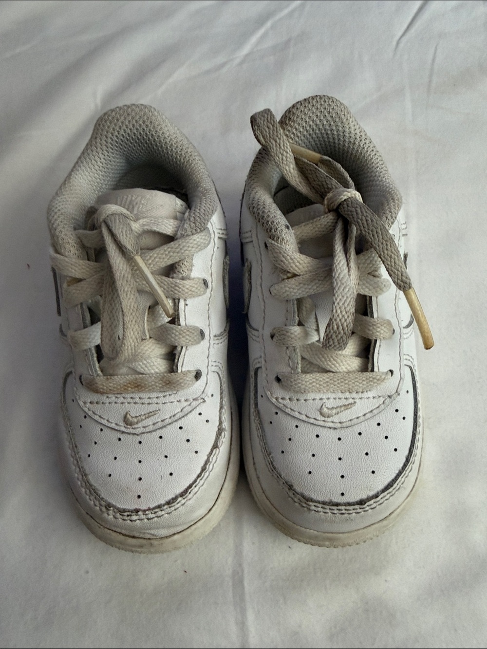 Nike Kids White and Gray Low-Top Sneakers